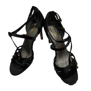 Women’s brook brothers high heels worn once, great conditions size 9